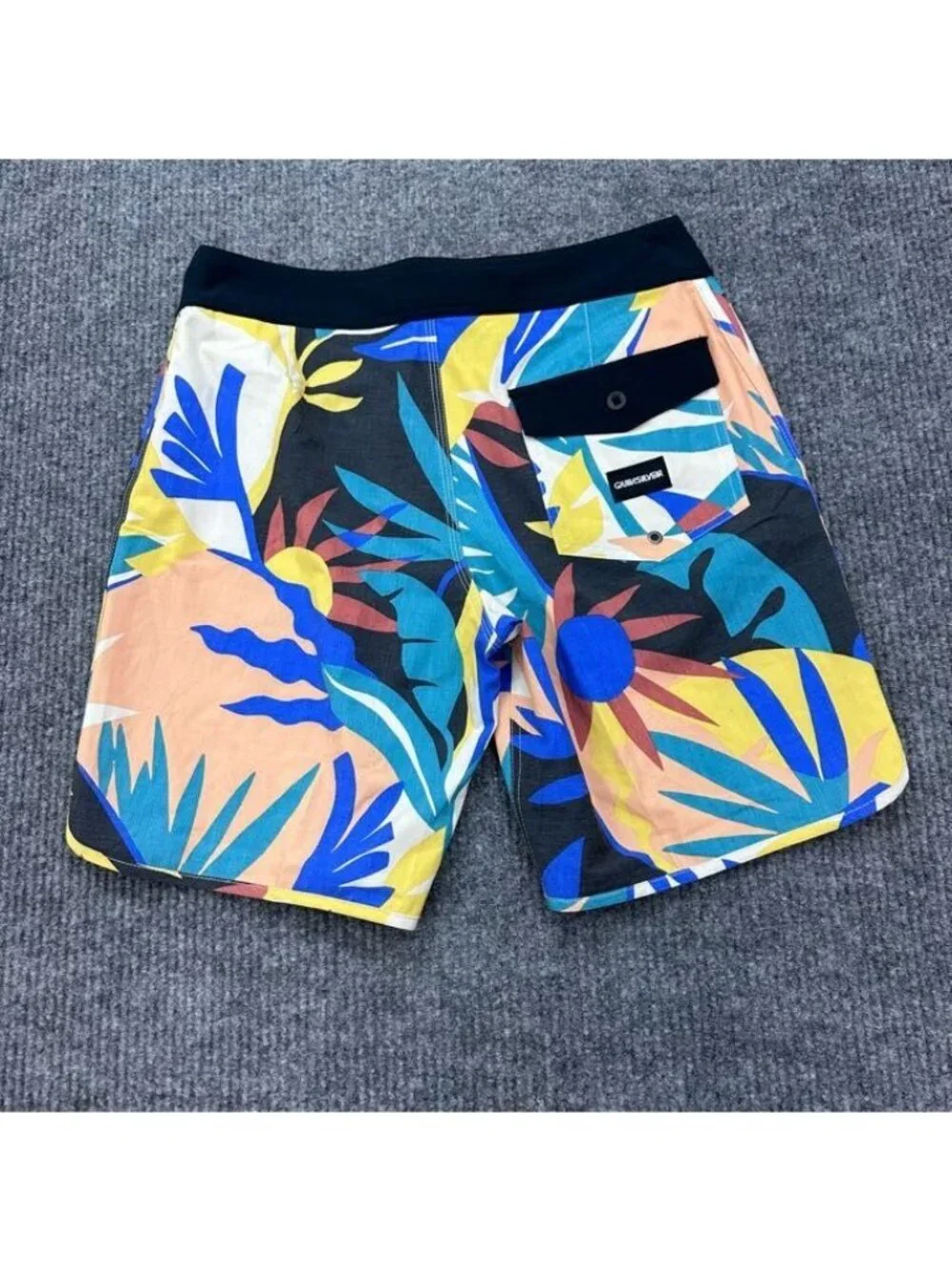 Quiksilver Highline Tropical Flow Board Shorts Swim Trunks Mens Size 32 NEW